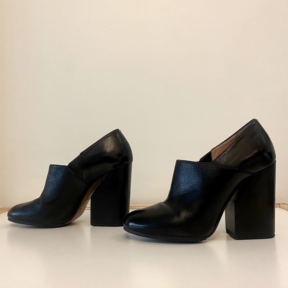 MAISON MARTIN MARGIELA 22 BLACK LEATHER CUT OUT HEELED PUMPS W/38 - Picture 2 of 8